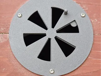 Adjustable ventilation grid