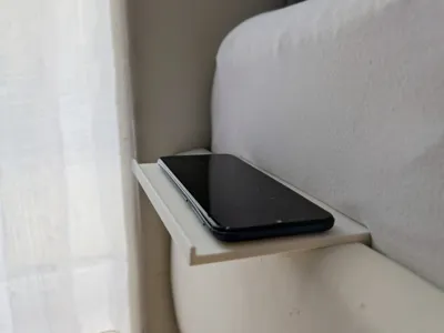 Handy bedside shelf – for clamping