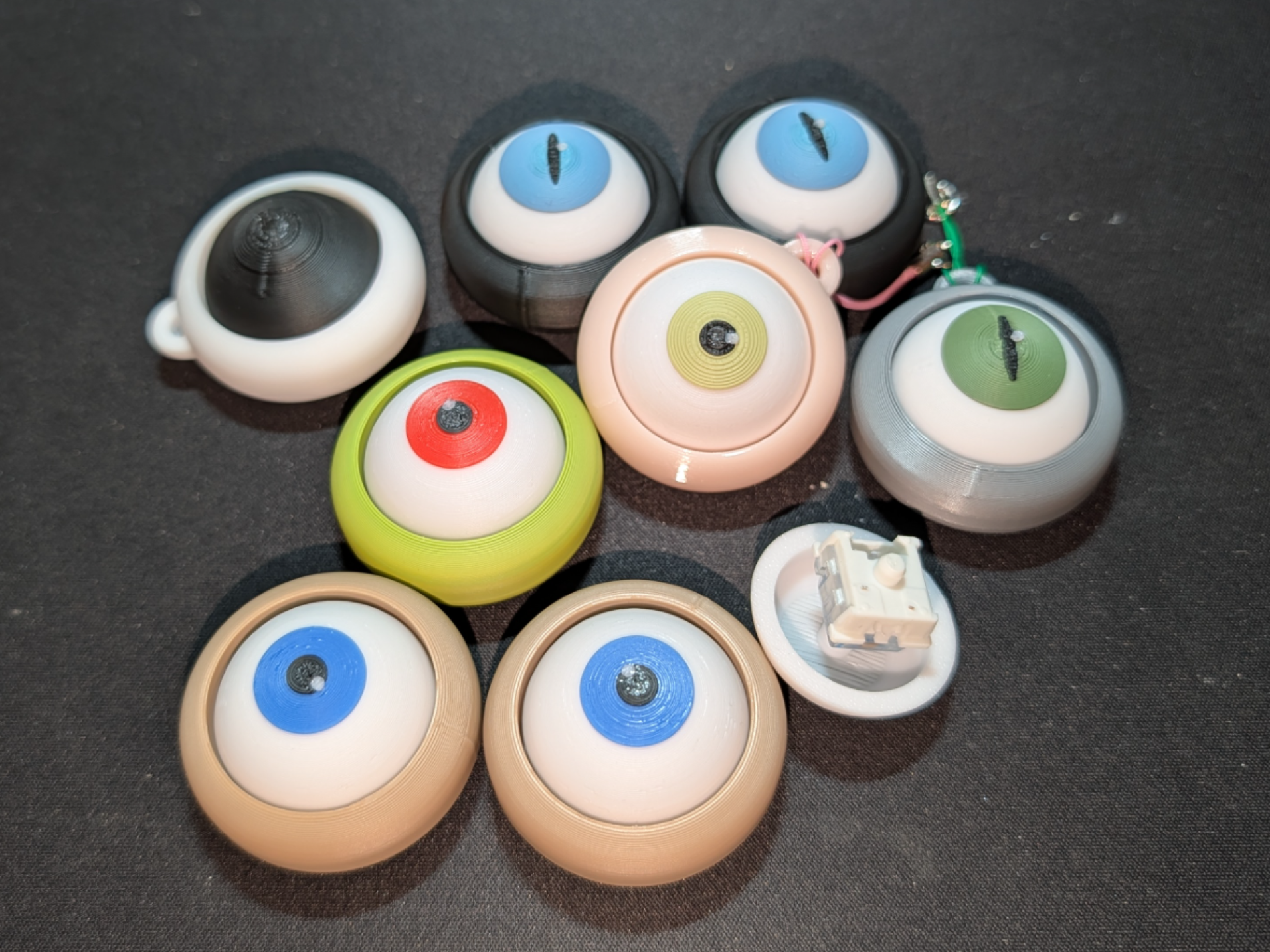 Eye clicker fidget keychain Ace Ventura style