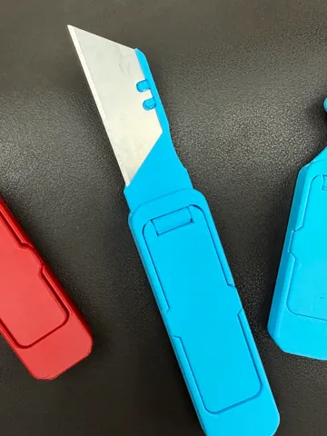 Letrero o emblema decorativo: Prototype Gravity Utility Blade - Print In Place — vista de referencia 2