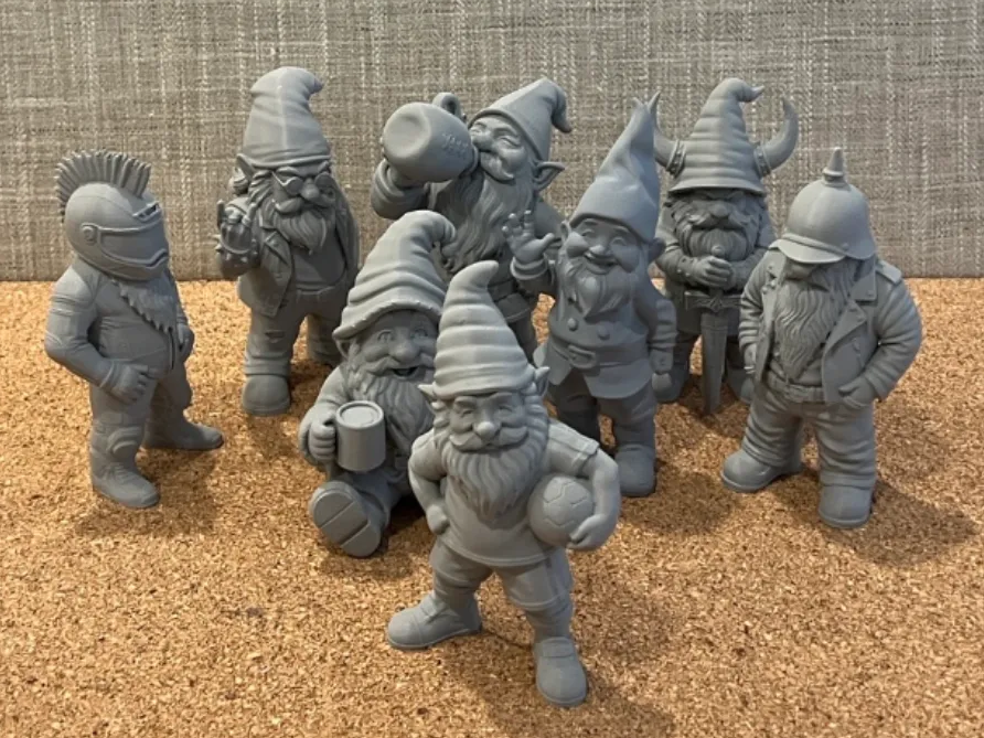 Bookshelf Gnomes