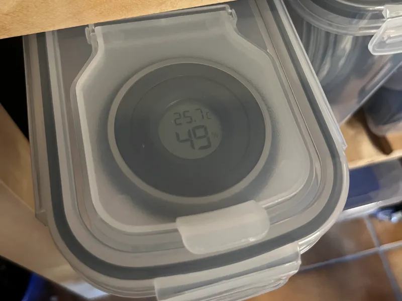 Hygrometer Drybox Lid Holder