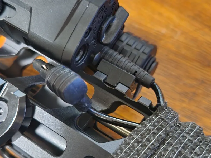 Holosun IRIS 4 Cable/Plug Support