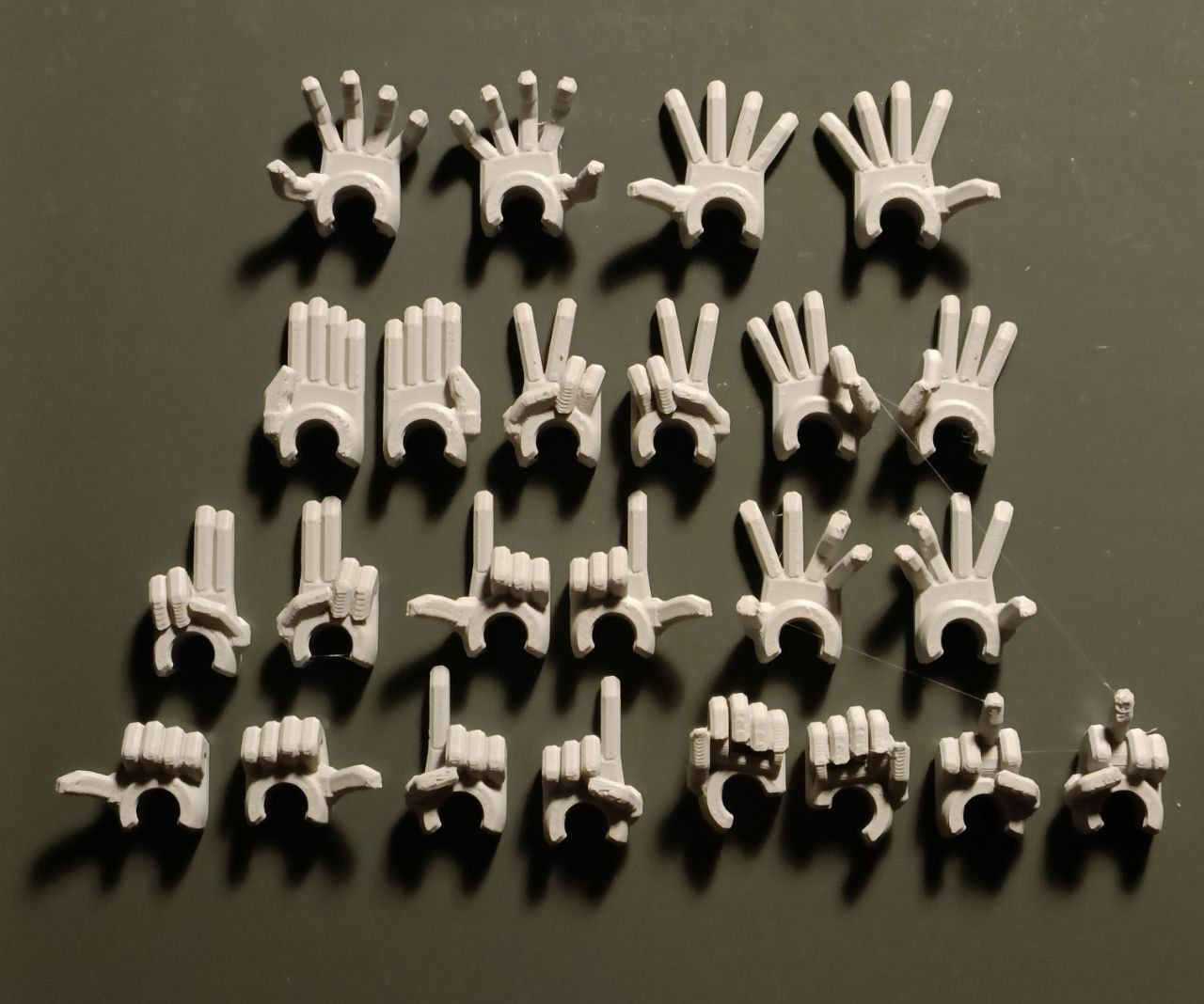 Miniatura 3 do modelo 3D Dummy 13 Extra Hands Pack (100%–225%)