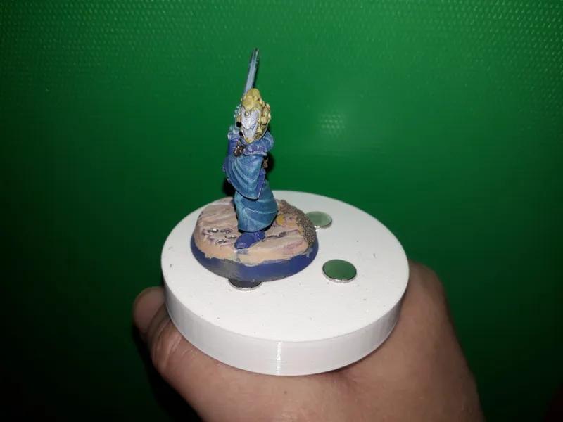 Mango para pintar miniaturas