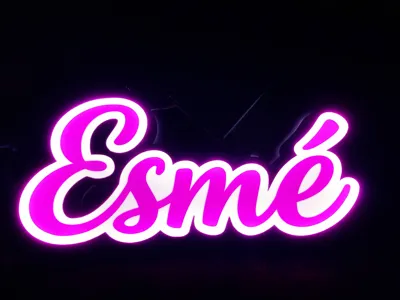 Esme Lightbox