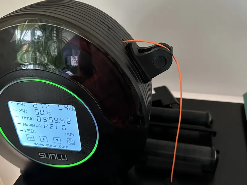 Sunlu dryer filament guide