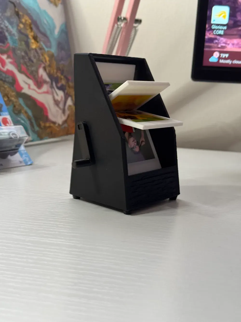 Spltt Frame Split Flap Picture Frame by tag: MakerWorld: Download Free 3D Models
