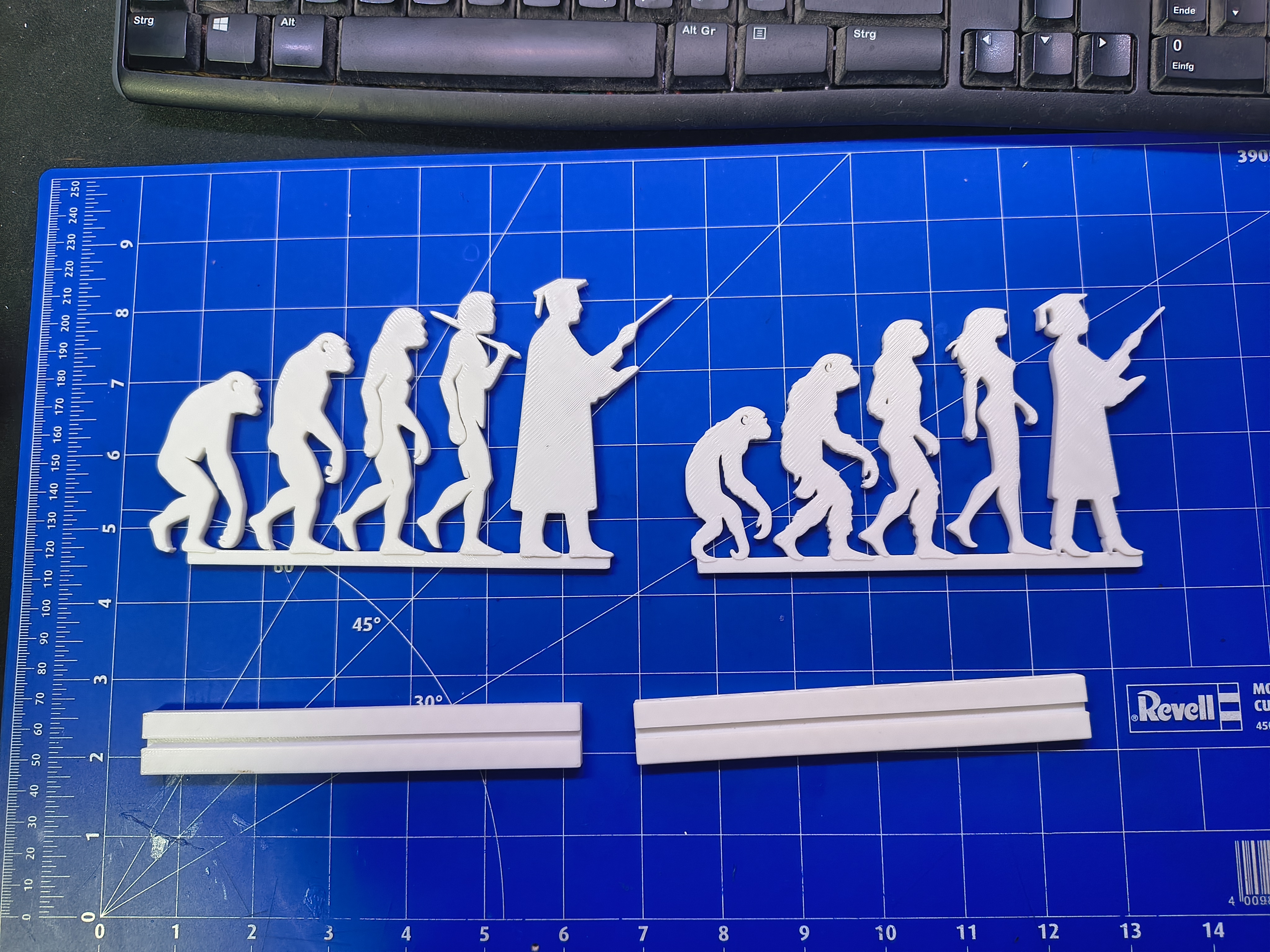 Miniatura 1 do modelo 3D Professor Evolution Silhouette
