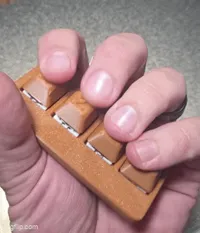Clicker fidget pour renforcer les doigts type manche de guitare — photo 1