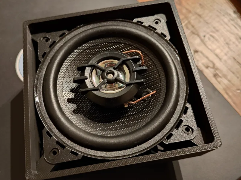 Car speaker box / enclosure for Caliber CDS 4G