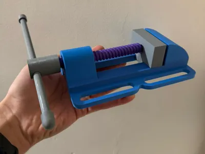 Simple Plastic Vise