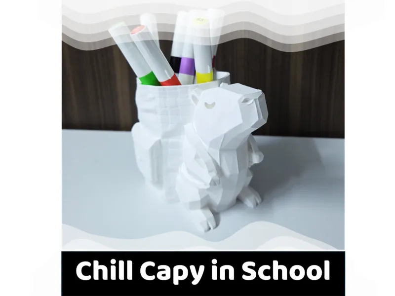 Mee the Chill Capy in School - Pencil holder