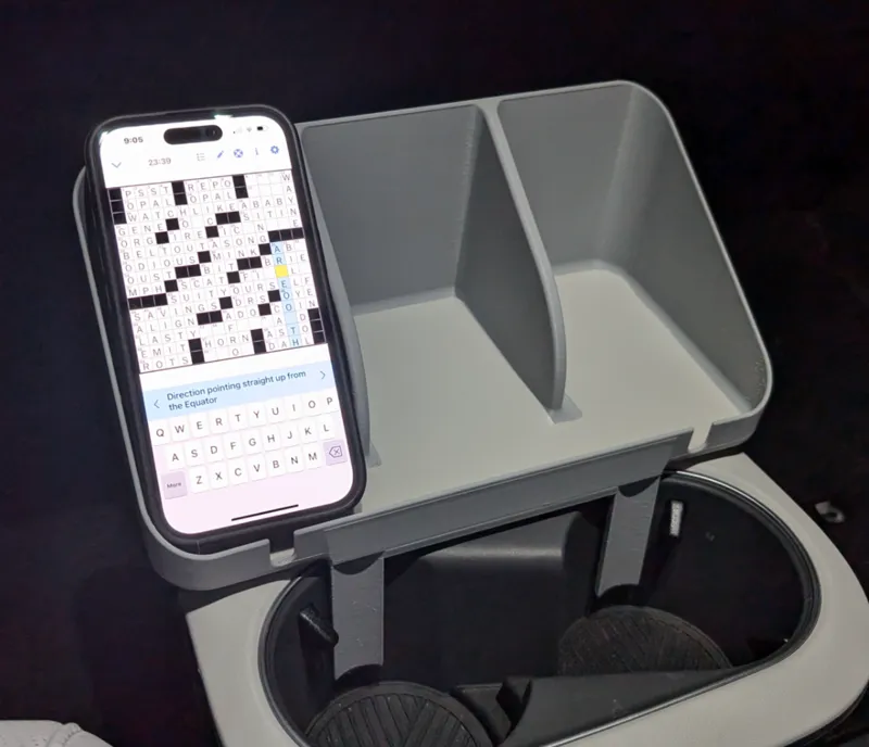 Ioniq 5 cupholder phone tray