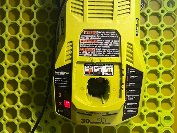Support chargeur de batterie Ryobi pour Multiboard