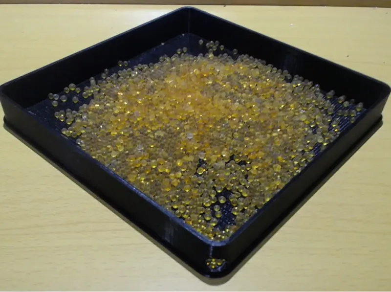 Desiccant  Drying Tray with Lid and Spout