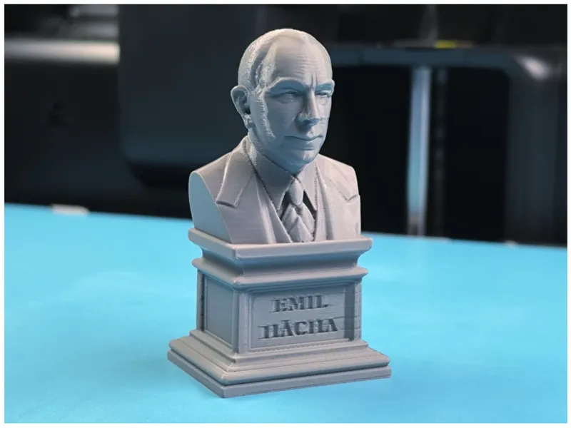 Emil Hácha bust