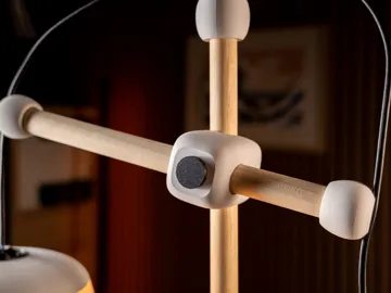 Accesorio de iluminación decorativa: Adjustable Wooden Floor Lamp — vista de referencia 5