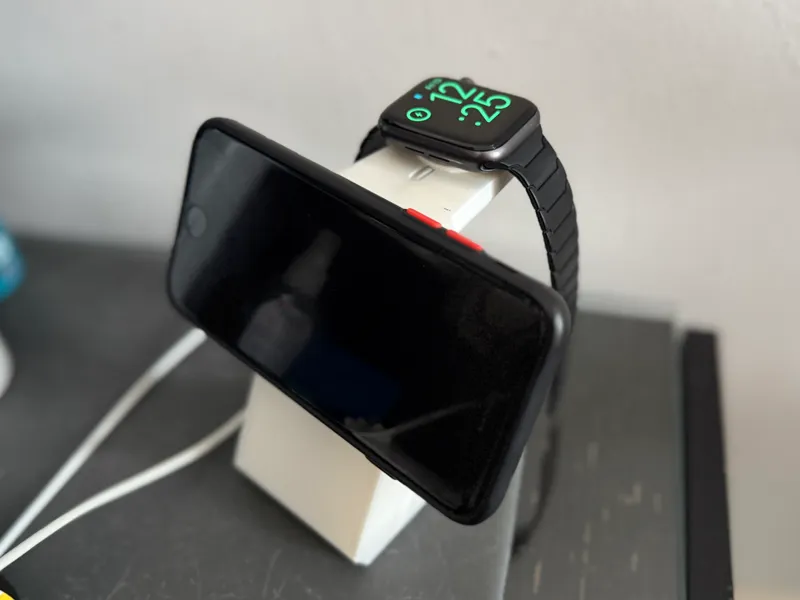 Remix of MagSafe iPhone Stand V3 Baseus charger