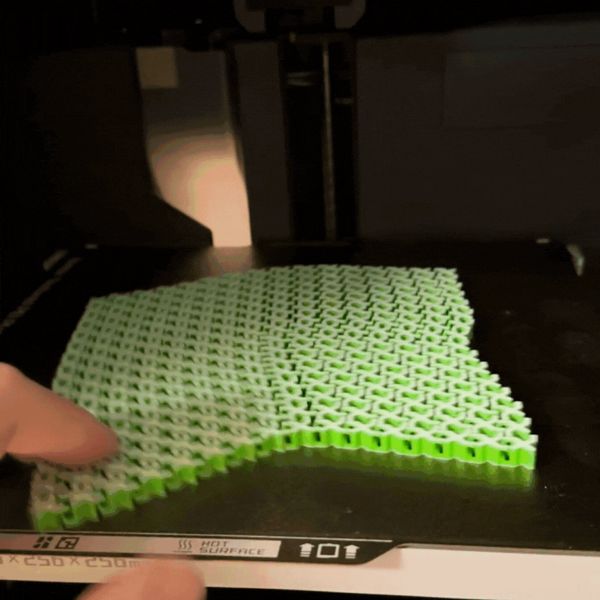 https://makerworld.bblmw.com/makerworld/model/USa4b3a90862533/design/2024-04-21_ec591833f66da8.gif
