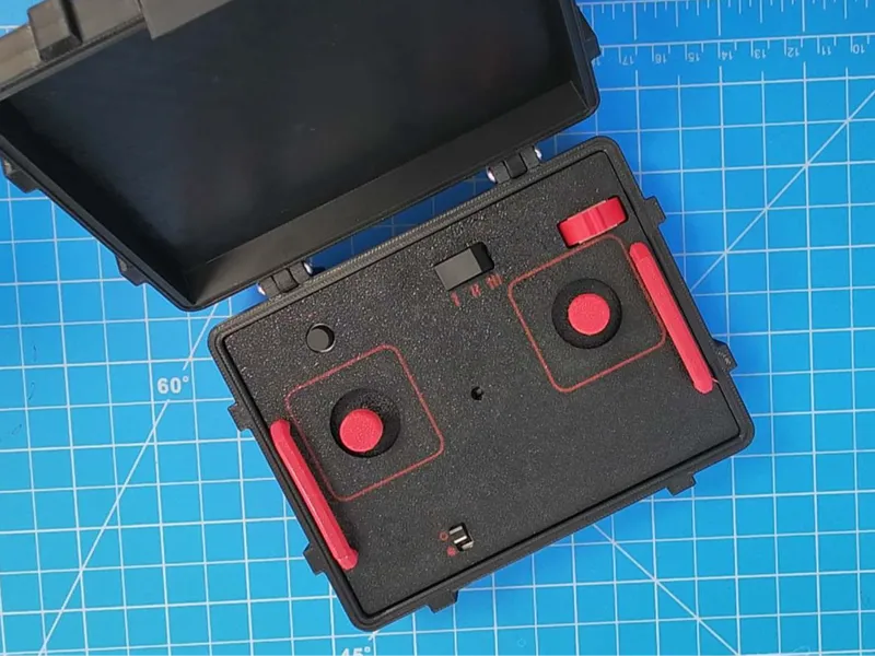 Boxed Remote Control (cyberbrick)