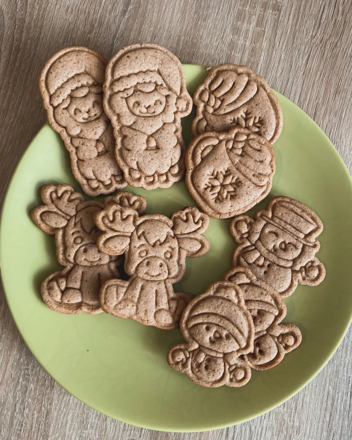 Winter cookie cutters view 3