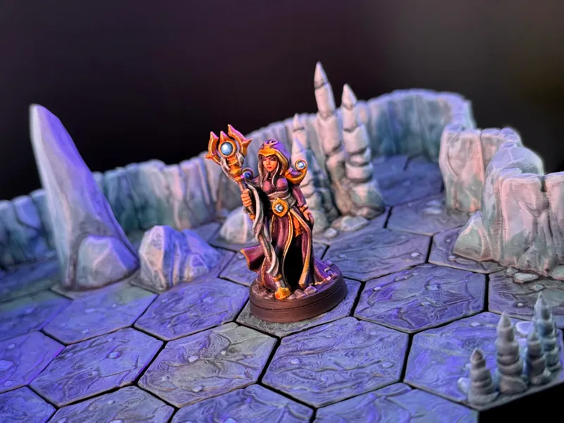 Moon Priest miniature (Supportless - FDM Friendly)