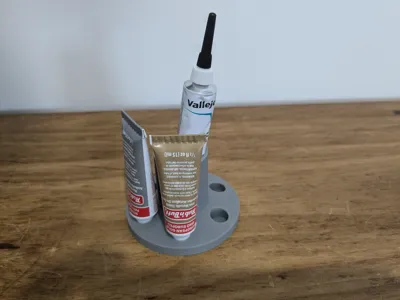 Rub 'n Buff tube holder
