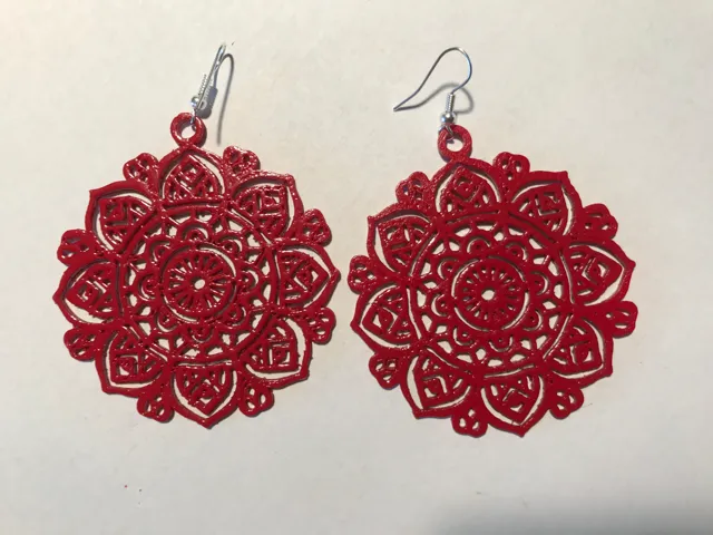 Mandala Ohrringe – filigrane Eleganz