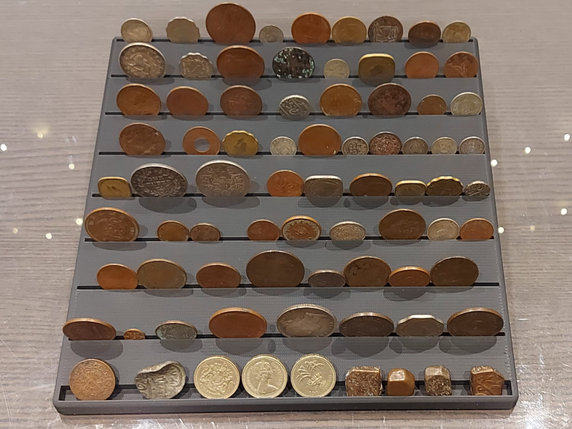 Coin Display Stand – 8+1 Slot Organizer