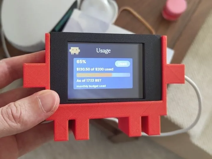 Claude Usage Monitor Mascot Caddy