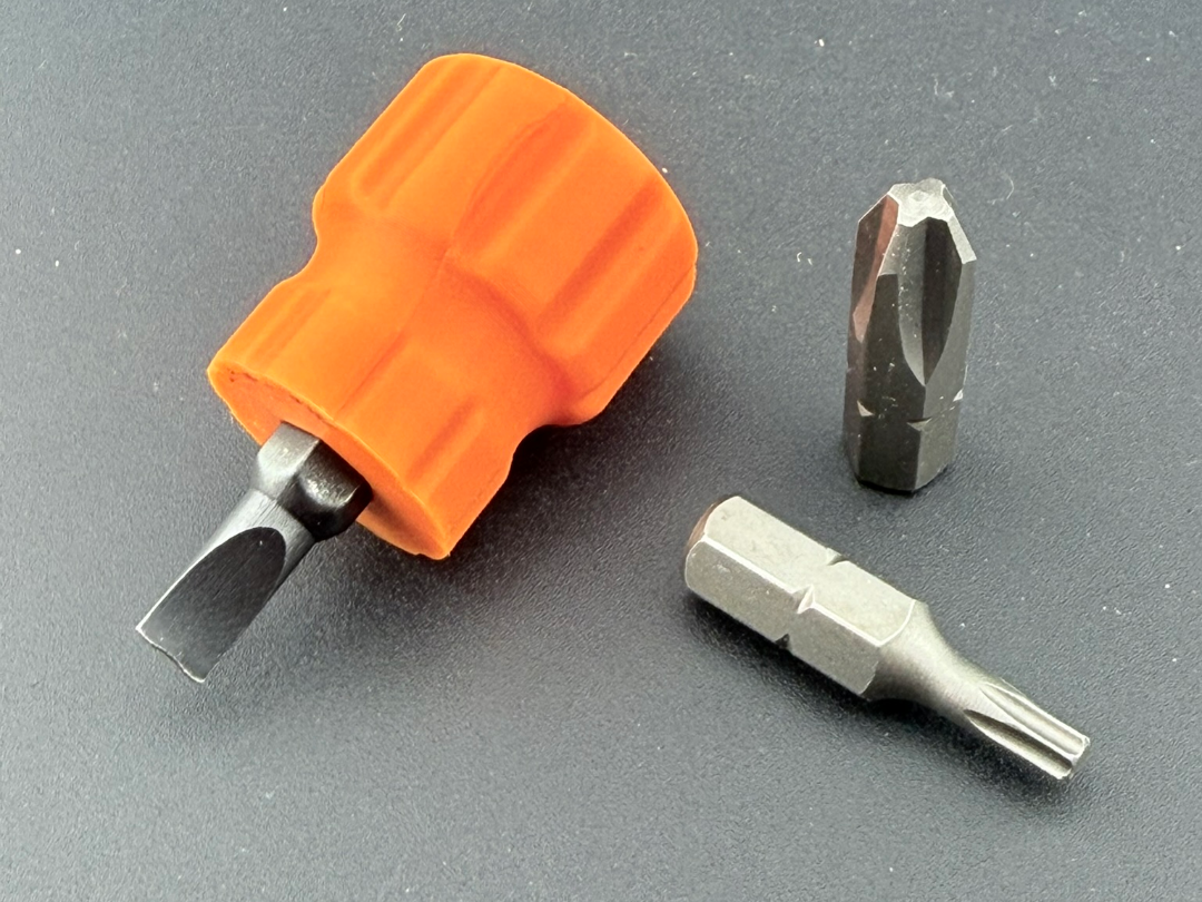 Miniatura 1 do modelo 3D Mini Screwdriver