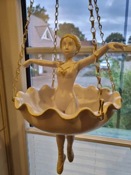 Letrero o emblema decorativo: Flying Ballerina — vista de referencia 3