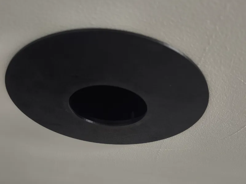 amazon echo pop staffa per controsoffitto
