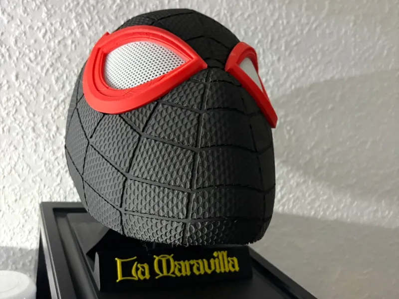 Helmet stand PErsonalizable