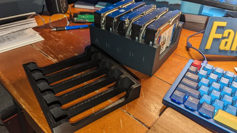 3.5" HDD Storage with Labels and Lids - 