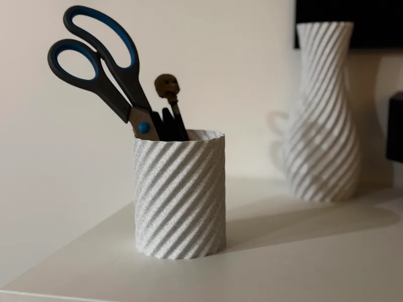 Spiral Pen Holder