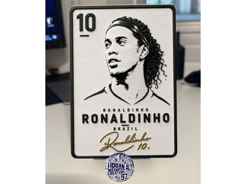 Golden Signatures - Ronaldinho by Urbanalt97