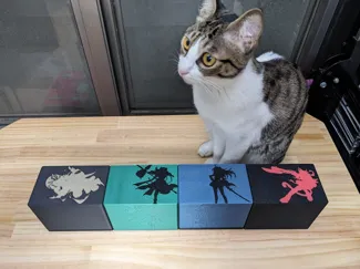 TCG card box with magnet lid