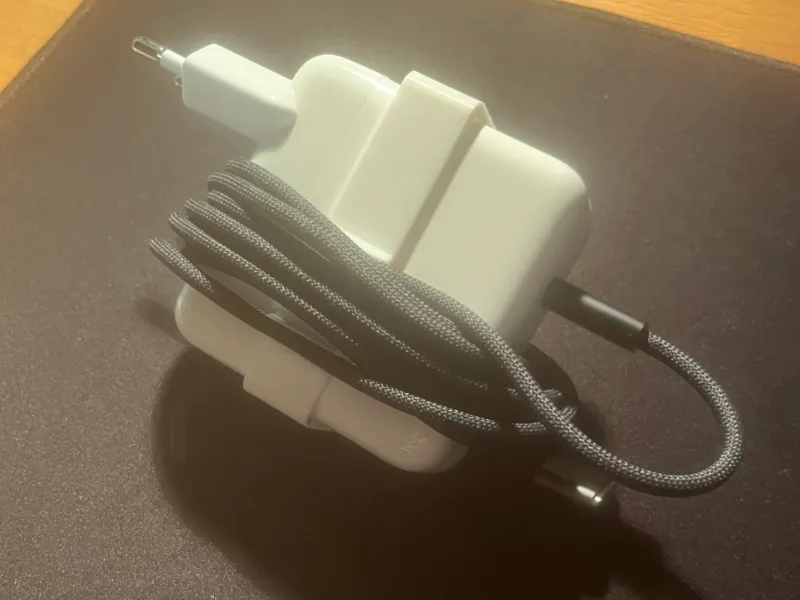 MacBook 70W Adapter cable organizer
