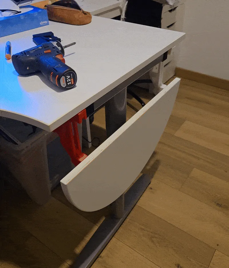 Gravity locked, print in place, vertical hinge view 3