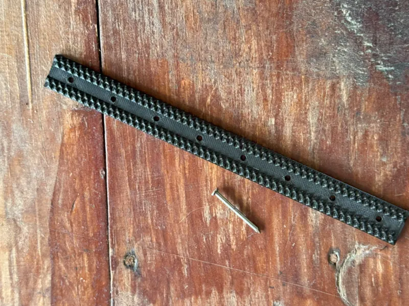Tack or nailing strip