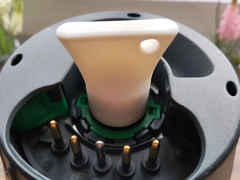 Thermomix blade grip for easy dough removal