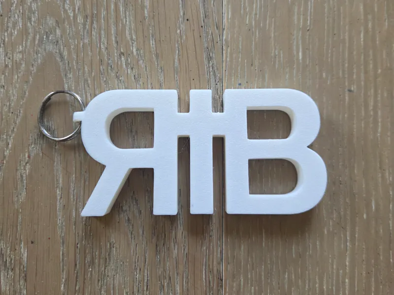 Che Rest In Bass Keychain