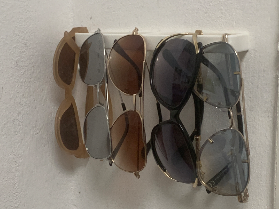 FIVE minimalist luxury wall holder for glasses