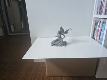Escenografía en miniatura: Super Girl – Storm Pose mit wehendem Umhang — vista de referencia 4