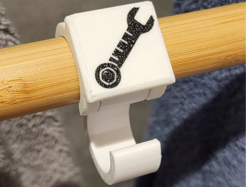 Crochet avec étiquette