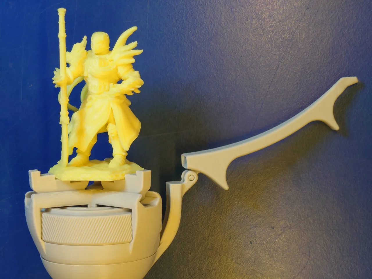 Print-in-Place Miniature Paint Handle • v2 view 4