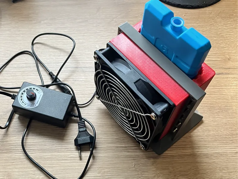 Coolbox V2 - Kühlgerät für den Schreibtisch 