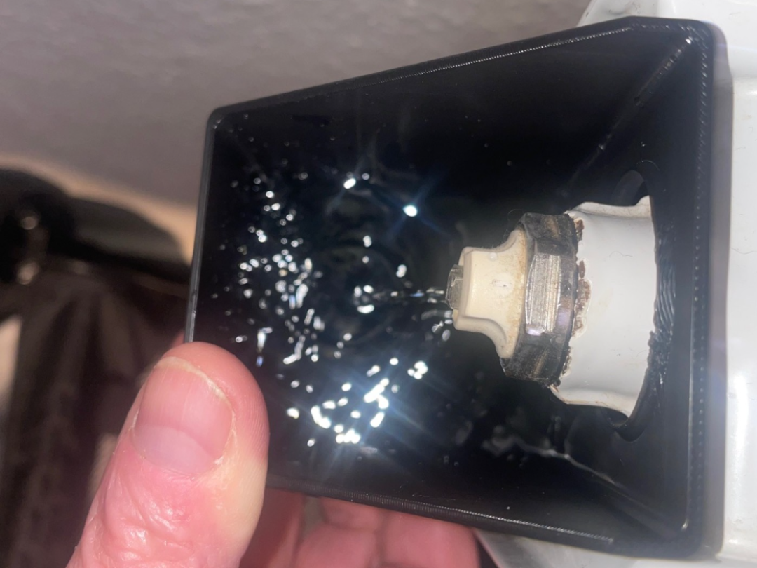 Radiator Bleed Water Catcher (No Spill )